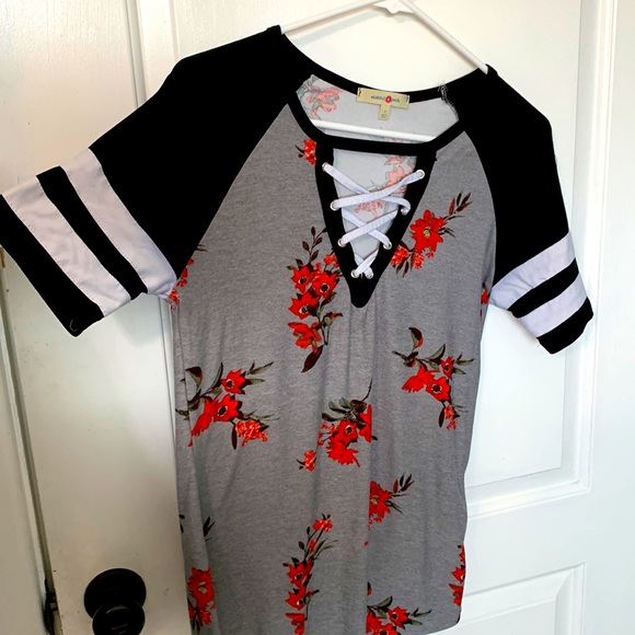 Barely worn, still has its color. - Picture 1 of 3